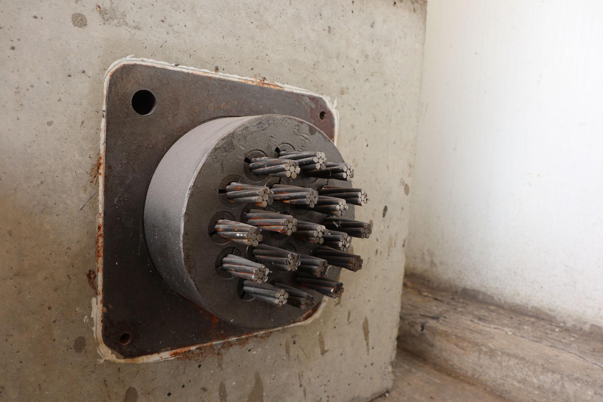 Post tension system
